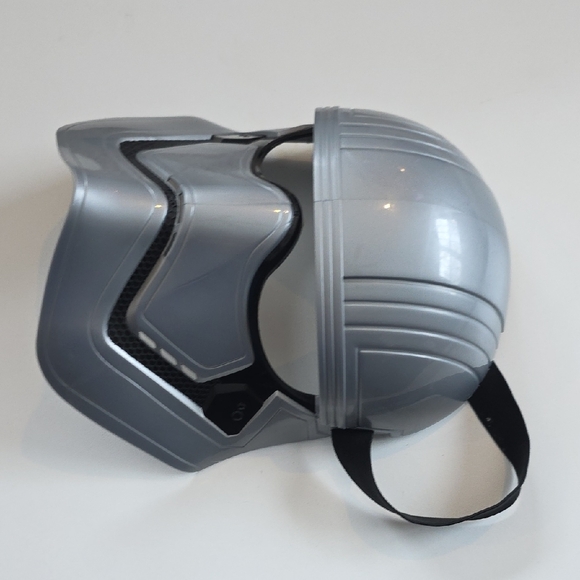 Star Wars: The Last Jedi Captain Phasma Mask Hasbro 2016 - Picture 3 of 4